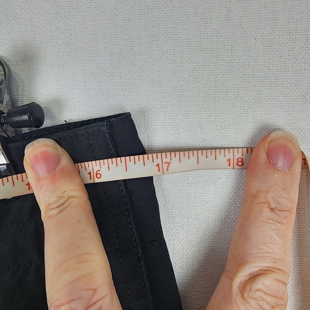 Patagonia Outdoor Cropped Loose Fit Pants‎ SIZE 10 - Picture 2 of 6